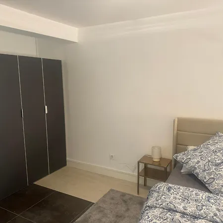 Lara Apartmán *